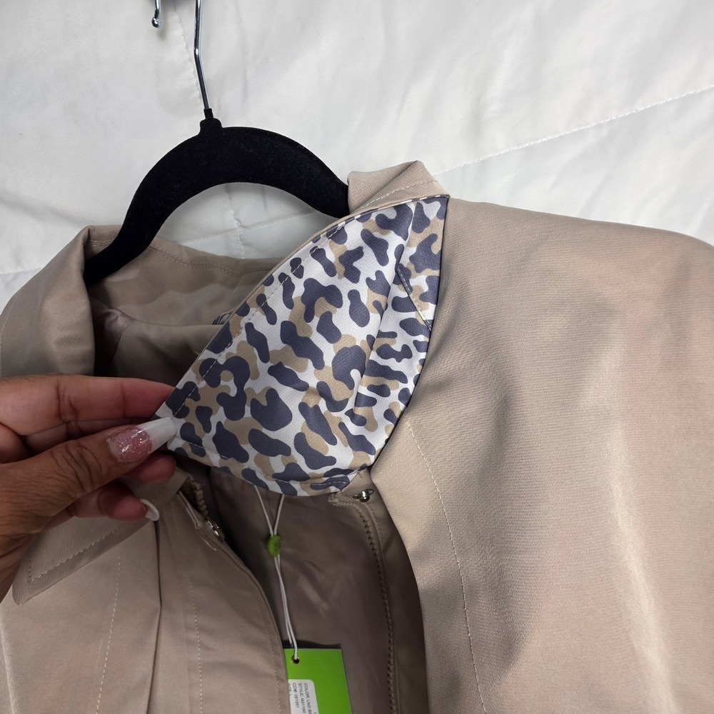 Sam Edelman Cape Trench Jacket Beige Leopard Trim Zip Front Utility Quiet Luxury - Picture 4 of 9